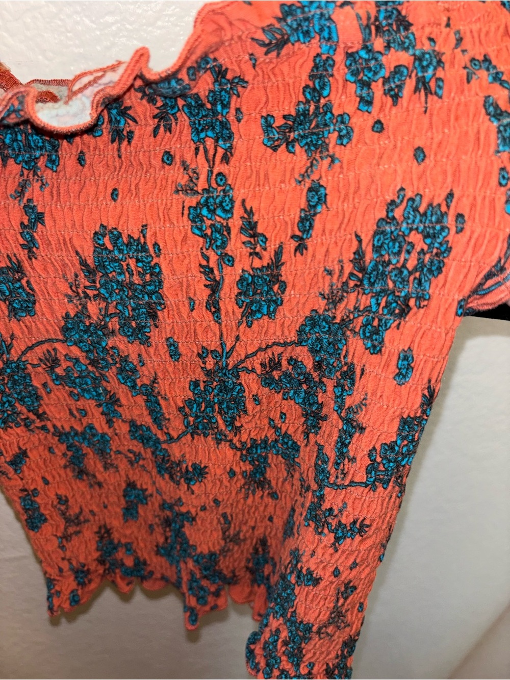 Polly & Esther Women’s Rust Floral Ruffle Ribbed Crop Top - Picture 2 of 5